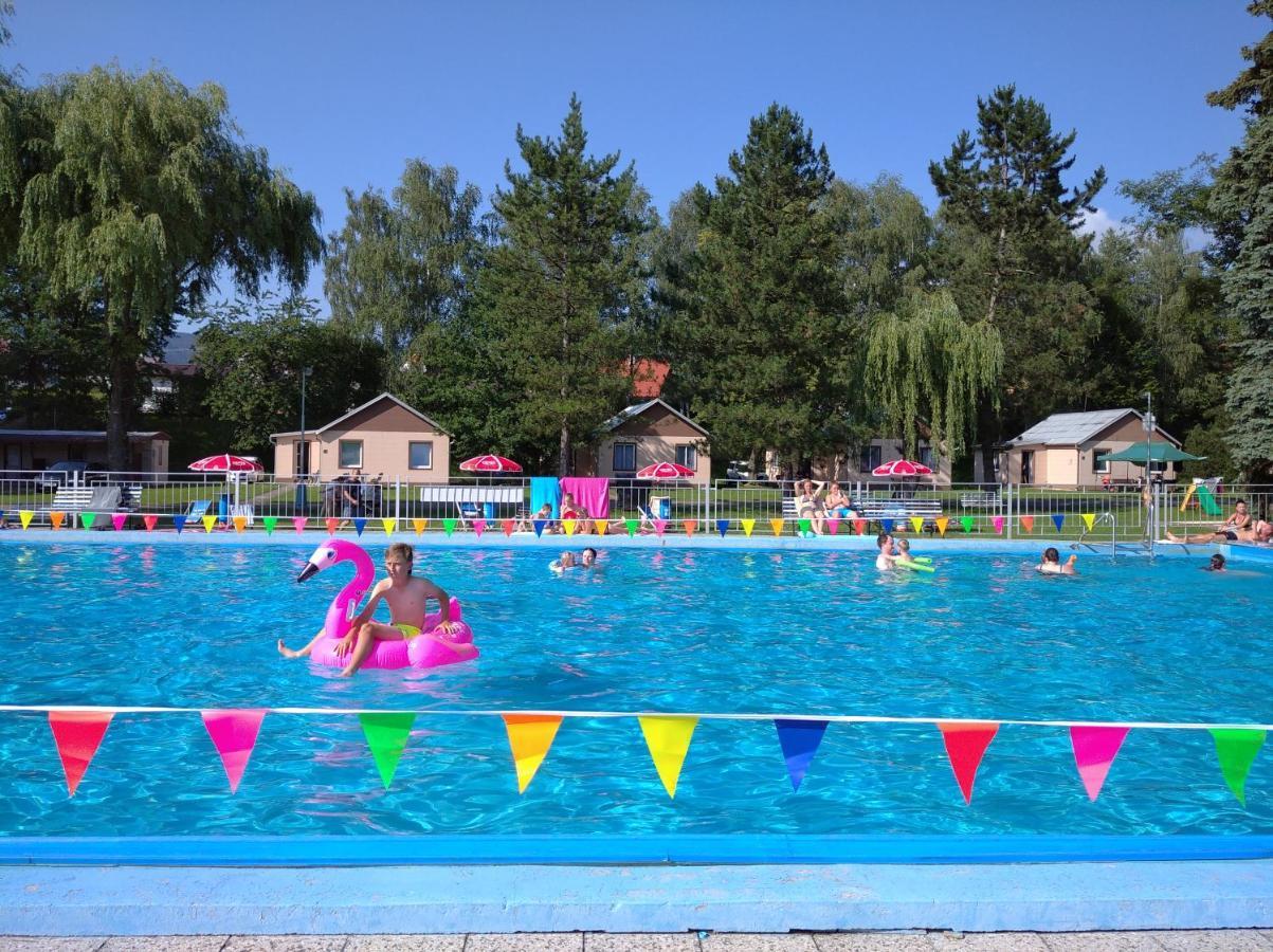 Camping Roznov Rožnov pod Radhoštěm Extérieur photo