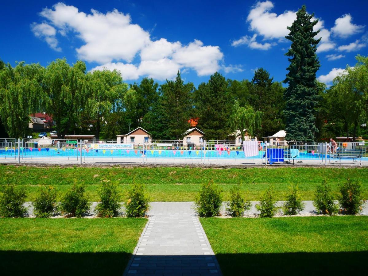 Camping Roznov Rožnov pod Radhoštěm Extérieur photo