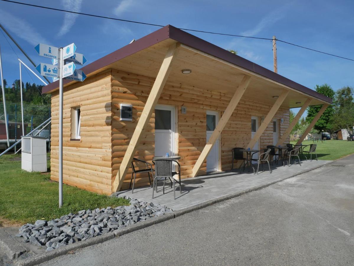 Camping Roznov Rožnov pod Radhoštěm Extérieur photo