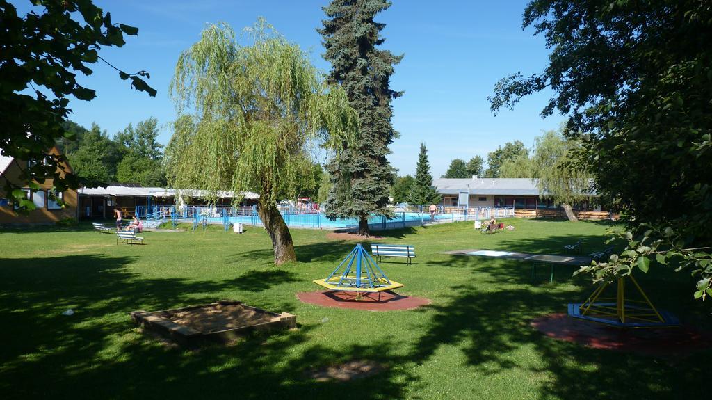 Camping Roznov Rožnov pod Radhoštěm Extérieur photo